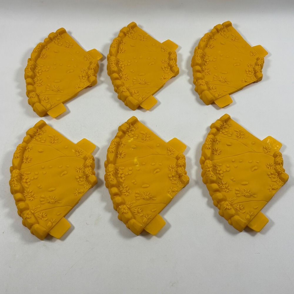 Disney Jungle Safari Roadway 6 Corner Track Pieces Yellow Plastic